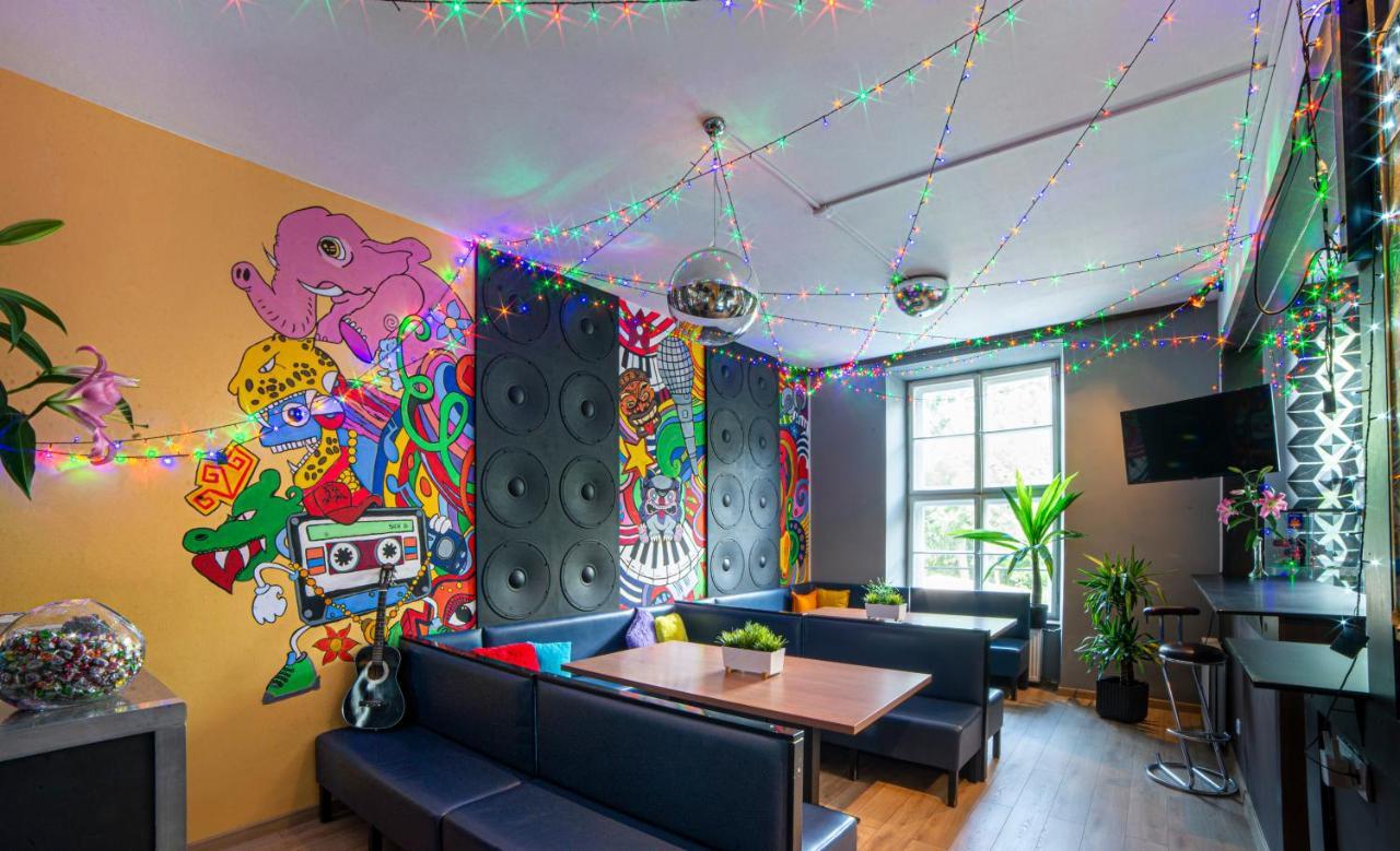 Let'S Rock Party Hostel! Age Limit From 18 Until 40! 克拉科夫 外观 照片