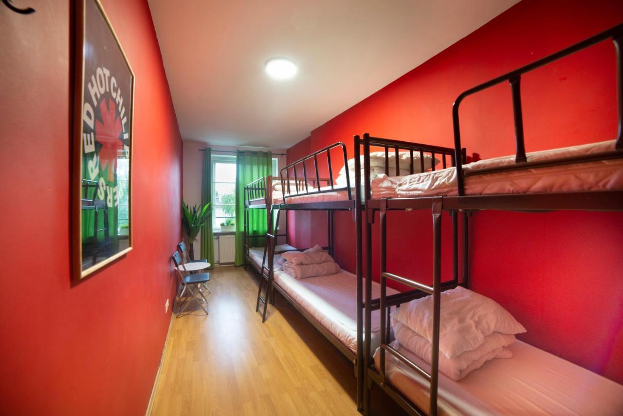 Let'S Rock Party Hostel! Age Limit From 18 Until 40! 克拉科夫 外观 照片