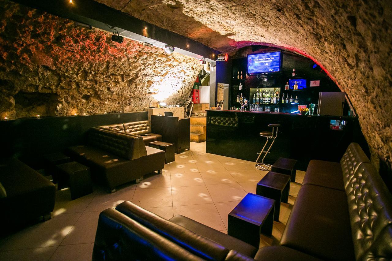 Let'S Rock Party Hostel! Age Limit From 18 Until 40! 克拉科夫 外观 照片