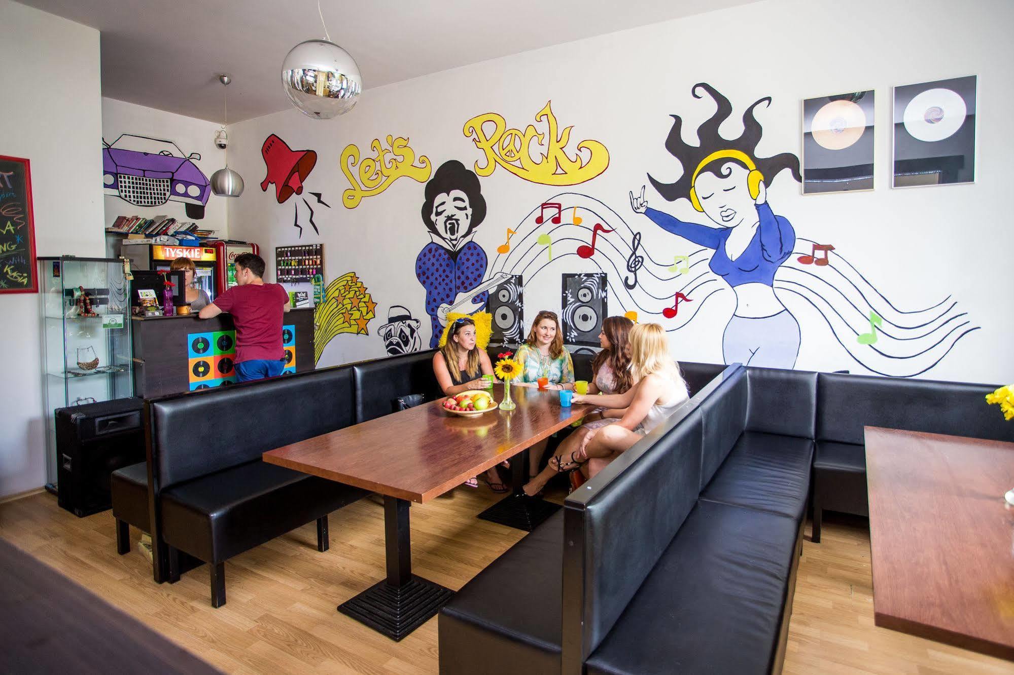 Let'S Rock Party Hostel! Age Limit From 18 Until 40! 克拉科夫 外观 照片